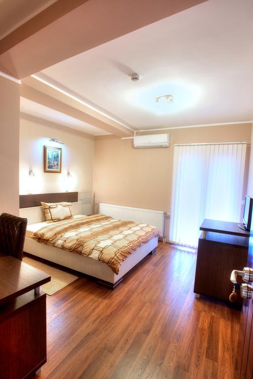 Guesthouse Vitez فرانيي المظهر الخارجي الصورة