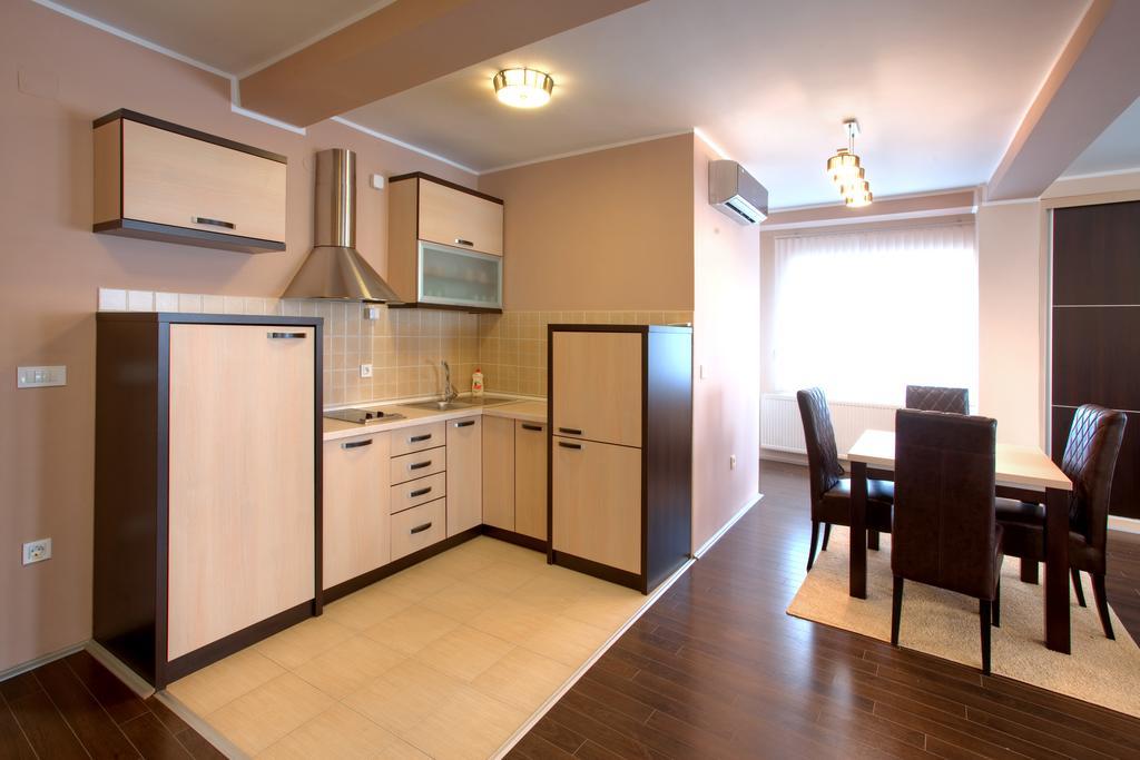 Guesthouse Vitez فرانيي المظهر الخارجي الصورة