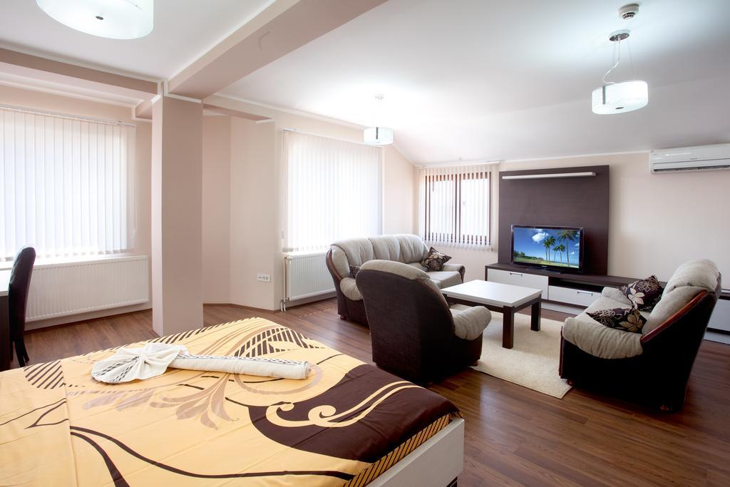 Guesthouse Vitez فرانيي المظهر الخارجي الصورة