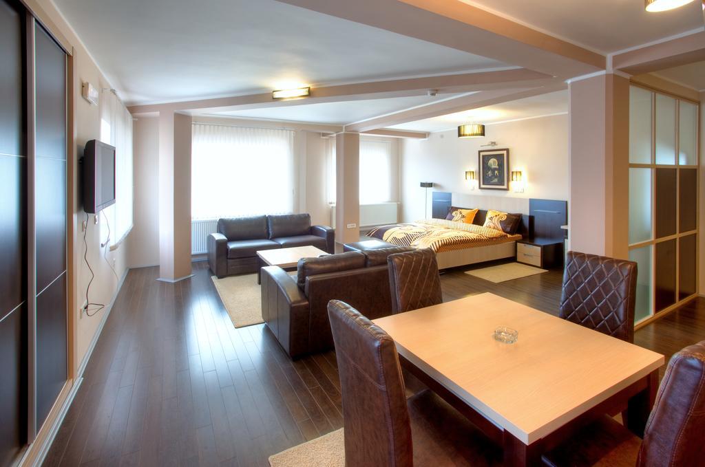 Guesthouse Vitez فرانيي المظهر الخارجي الصورة